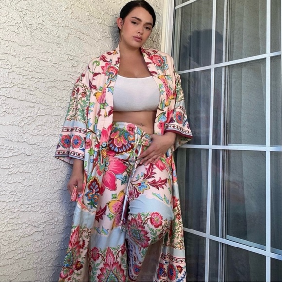 Lainey Kimono Pant Set - Red/combo |
Fashion Nova, Matching Sets - Picture 6 of 8